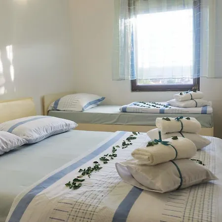 Spirto アパート トレビニエ