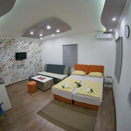 Spirto アパート トレビニエ